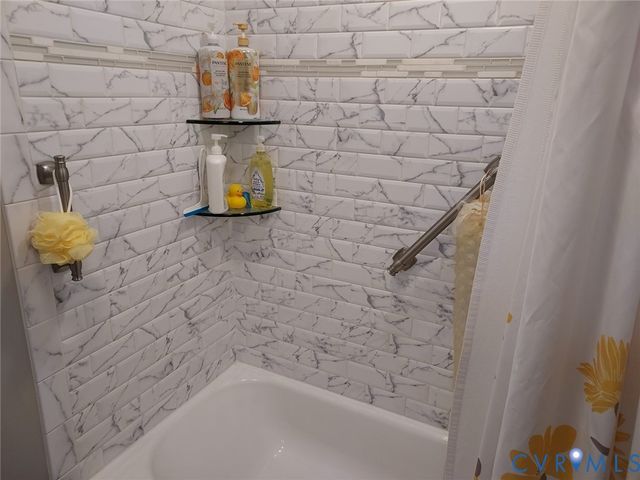 813 Smithfield Ave, Hopewell, VA 23860