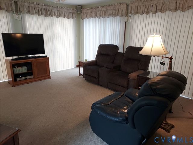 813 Smithfield Ave, Hopewell, VA 23860