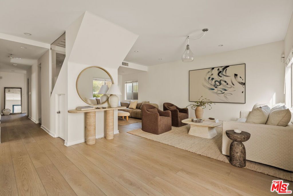 12545 Walsh Avenue, Los Angeles, CA 90066 — photo 4