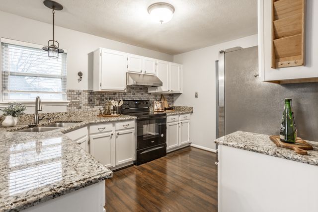 10949 Haig Point Drive, Fishers, IN 46037