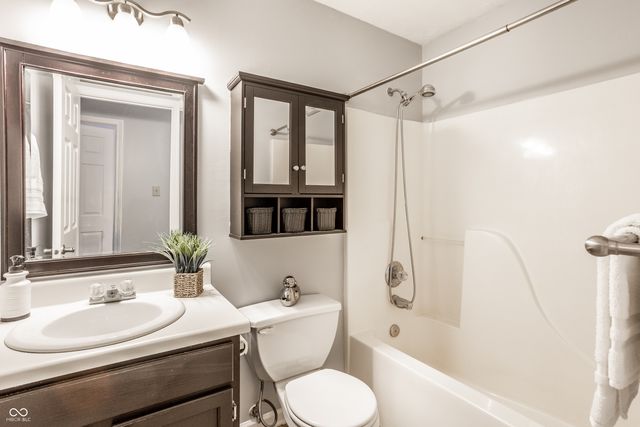 10949 Haig Point Drive, Fishers, IN 46037