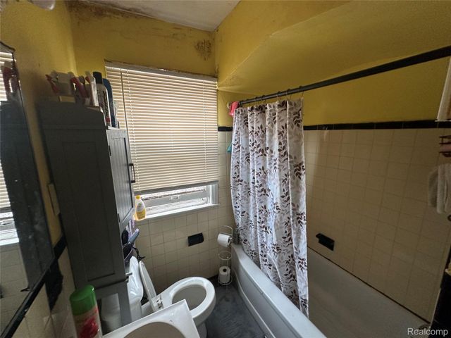 9091 Warwick Street, Detroit, MI 48228
