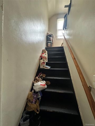 9091 Warwick Street, Detroit, MI 48228