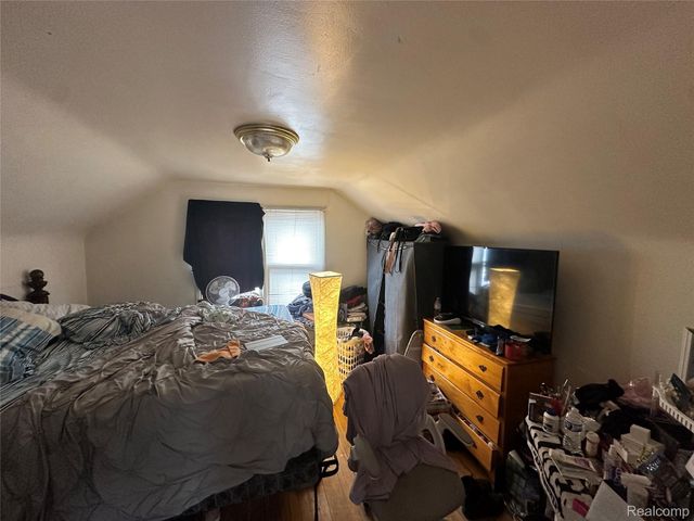 9091 Warwick Street, Detroit, MI 48228
