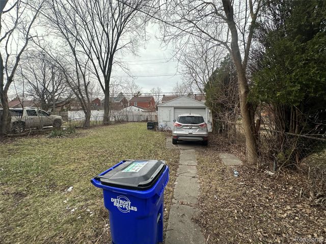 9091 Warwick Street, Detroit, MI 48228