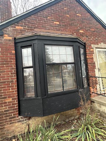 9091 Warwick Street, Detroit, MI 48228