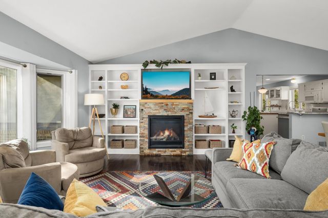 19044 Xavier Street NW, Elk River, MN 55330