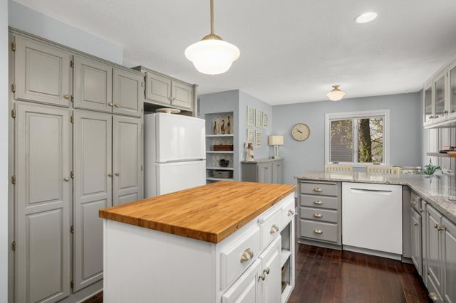 19044 Xavier Street NW, Elk River, MN 55330