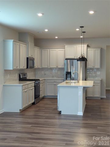 3206 Cheyney Park Drive, Charlotte, NC 28269