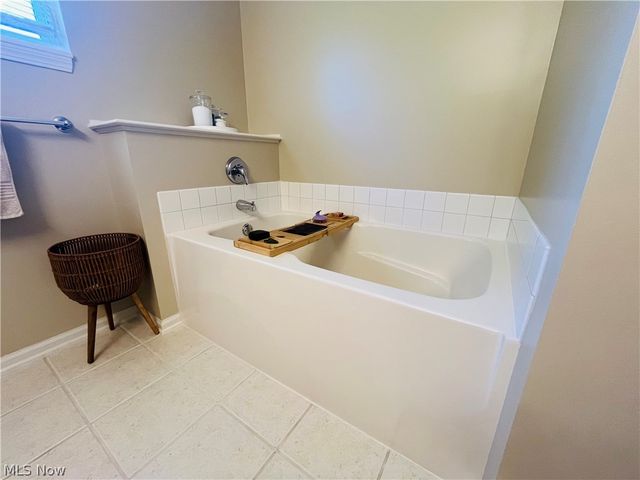 1205 E Mallard Drive, Madison, OH 44057