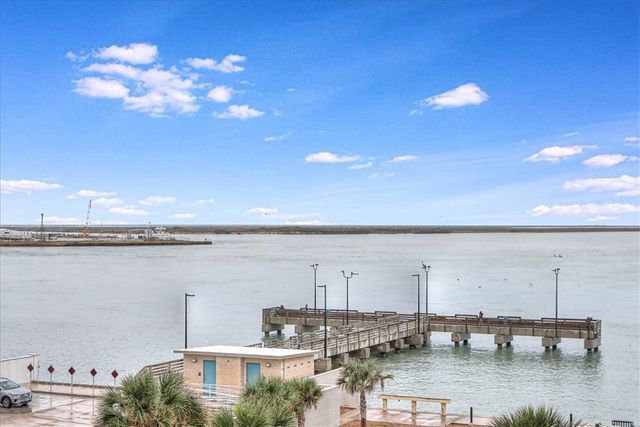 1000 N Station St 311, Port Aransas, TX 78373