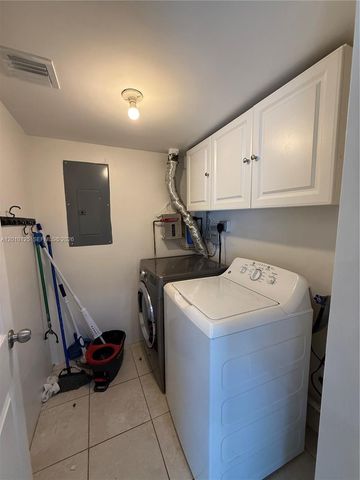 1619 Shenandoah St, Hollywood, FL 33020