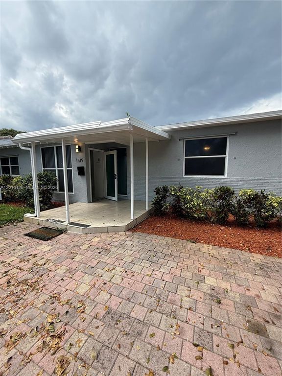 1619 Shenandoah St, Hollywood, FL 33020