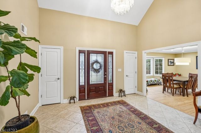 80 Shawnee Path, Long Hill Twp., NJ 07946