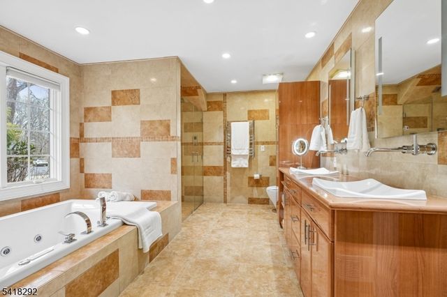 80 Shawnee Path, Long Hill Twp., NJ 07946