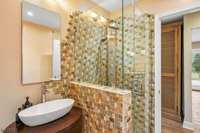 80 Shawnee Path, Long Hill Twp., NJ 07946