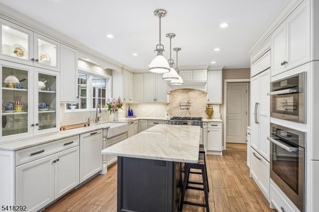 80 Shawnee Path, Long Hill Twp., NJ 07946