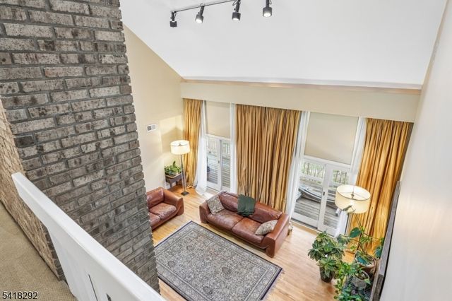 80 Shawnee Path, Long Hill Twp., NJ 07946