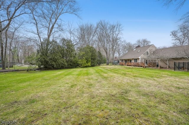80 Shawnee Path, Long Hill Twp., NJ 07946