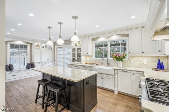 80 Shawnee Path, Long Hill Twp., NJ 07946