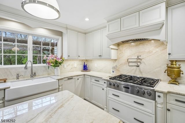 80 Shawnee Path, Long Hill Twp., NJ 07946