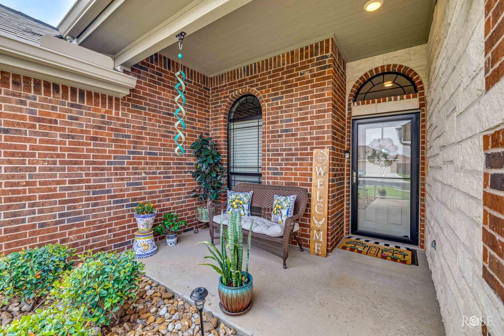 Image 6 of property listing at 1945 Chesney Lane, San Angelo, TX 76904