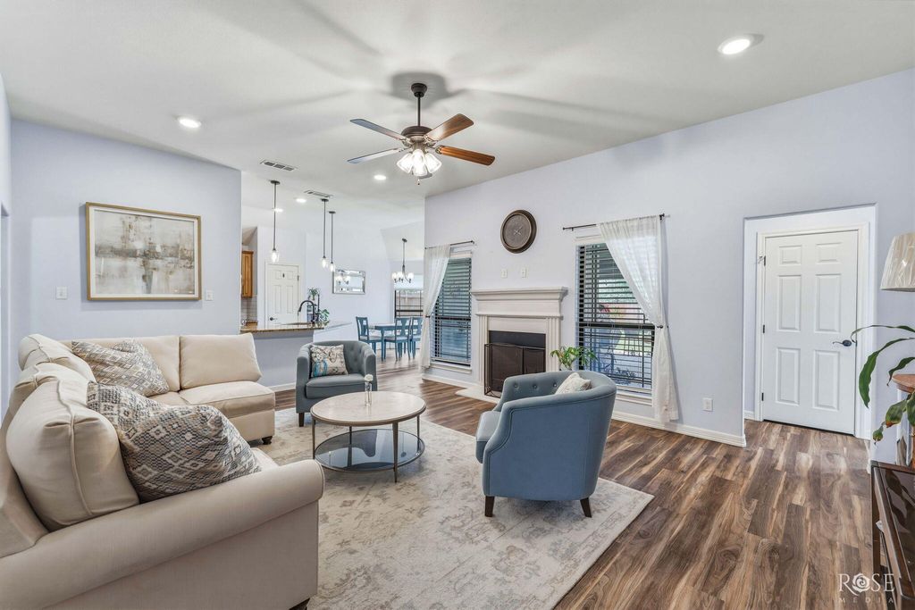 Image 8 of property listing at 1945 Chesney Lane, San Angelo, TX 76904