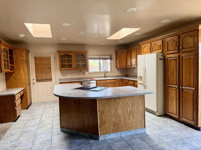 16401 N 37TH Place, Phoenix, AZ 85032