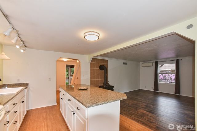 21005 55th Avenue SE, Woodinville, WA 98072