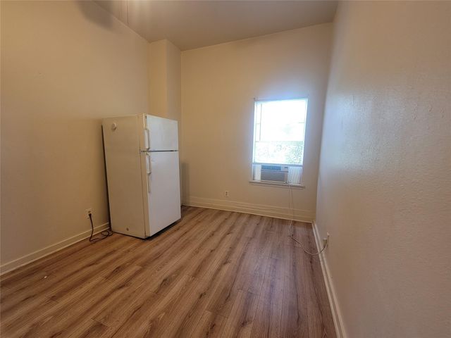 1910 Ursuline 3, Galveston, TX 77550