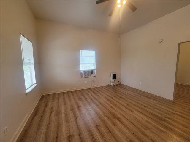 1910 Ursuline 3, Galveston, TX 77550