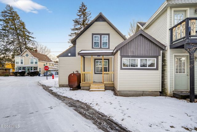 11 Lake Avenue, Round Lake, NY 12151