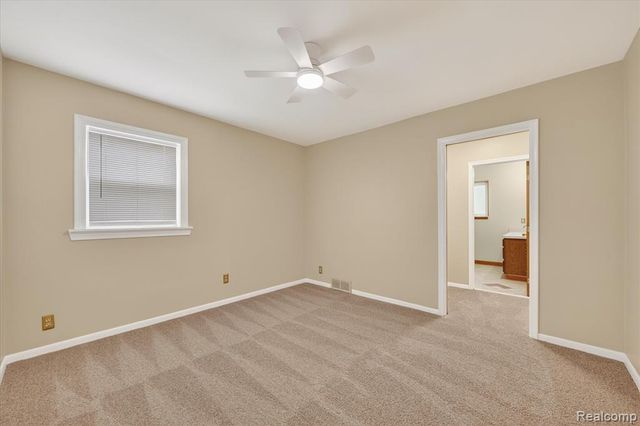 28901 W Chicago Street, Livonia, MI 48150