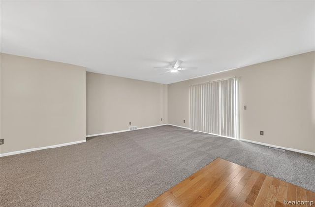 28901 W Chicago Street, Livonia, MI 48150