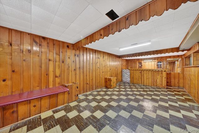 28901 W Chicago Street, Livonia, MI 48150