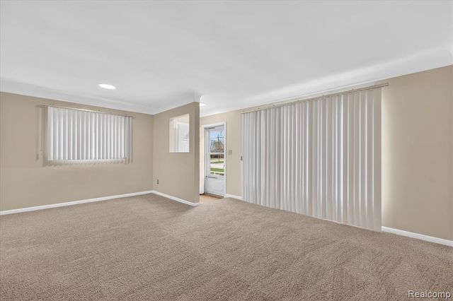 28901 W Chicago Street, Livonia, MI 48150