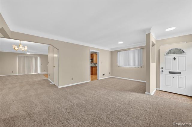 28901 W Chicago Street, Livonia, MI 48150