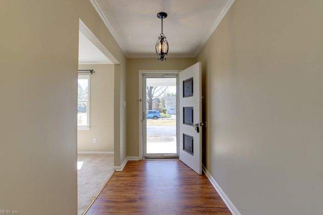 2512 Hood DR, Virginia Beach, VA 23454