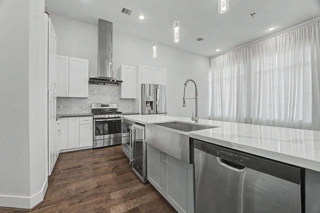 1226 W 26th Street, Houston, TX 77008