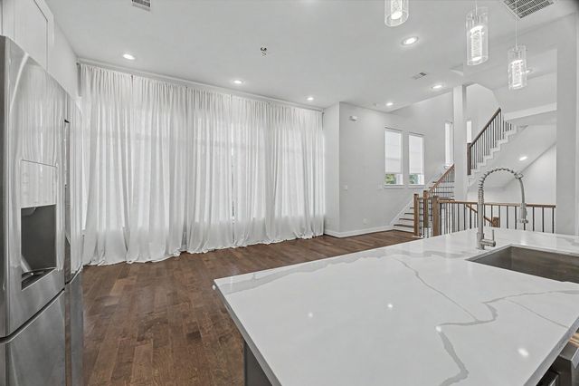 1226 W 26th Street, Houston, TX 77008