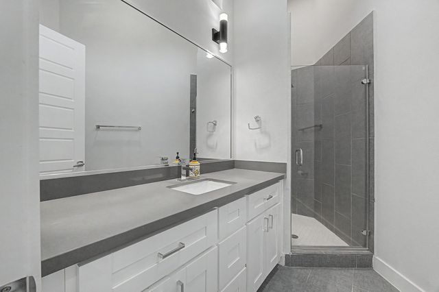 1226 W 26th Street, Houston, TX 77008