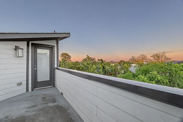 1226 W 26th Street, Houston, TX 77008