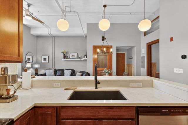600 Broadway Avenue Nw 211, City Of Grand Rapids, MI 49504