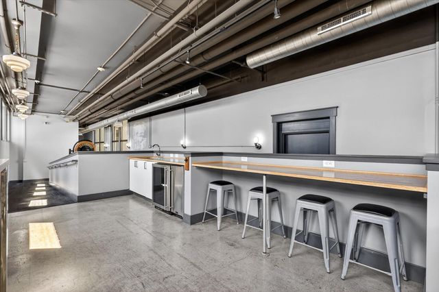 600 Broadway Avenue Nw 211, City Of Grand Rapids, MI 49504