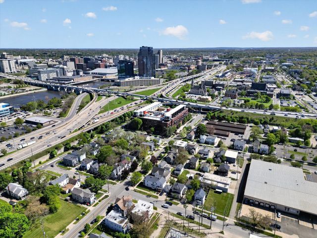 600 Broadway Avenue Nw 211, City Of Grand Rapids, MI 49504