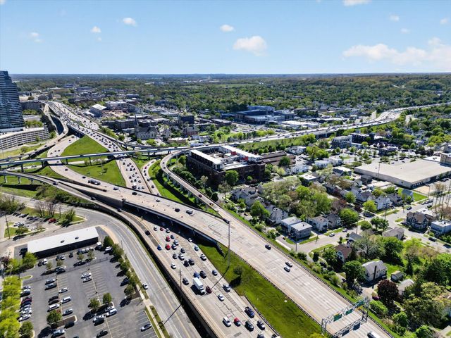 600 Broadway Avenue Nw 211, City Of Grand Rapids, MI 49504