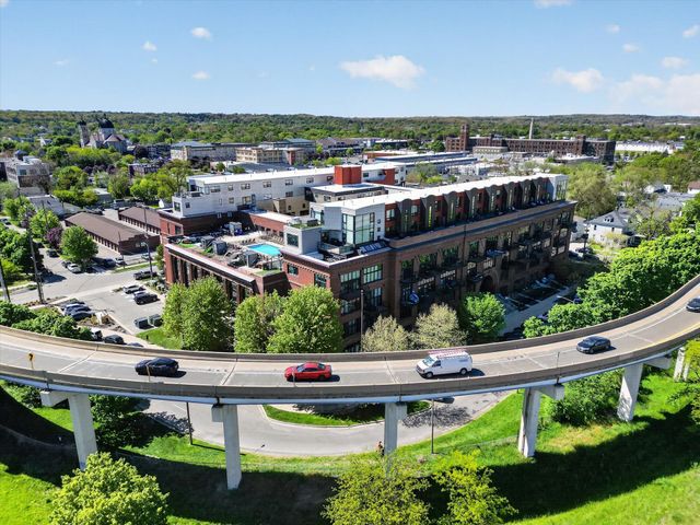 600 Broadway Avenue Nw 211, City Of Grand Rapids, MI 49504