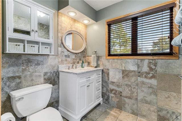 37907 E State Route B Highway, Creighton, MO 64739