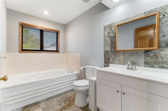 37907 E State Route B Highway, Creighton, MO 64739