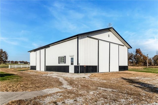 37907 E State Route B Highway, Creighton, MO 64739